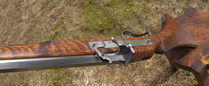 Musketin pituus on 157 cm ja massa 5,9 kg. Piippureijän halkaisija 20,2 mm eli 9- ja 10-kaliiperisen väliltä.